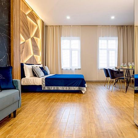 Central Family Boutique Apartments 2 Lvov Exteriér fotografie