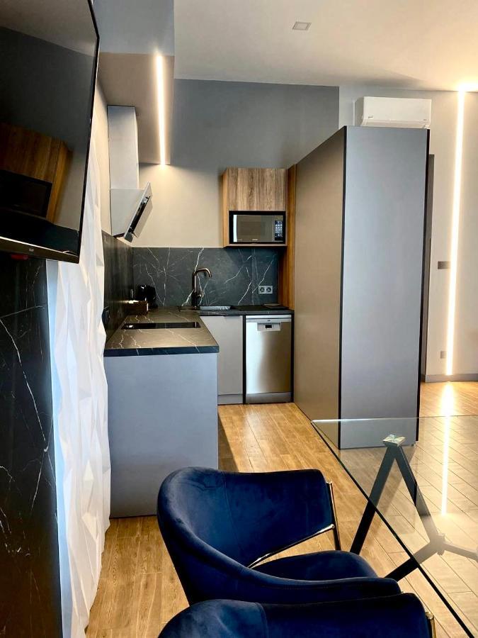 Central Family Boutique Apartments 2 Lvov Exteriér fotografie