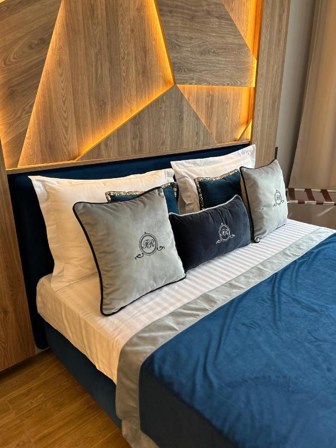 Central Family Boutique Apartments 2 Lvov Exteriér fotografie